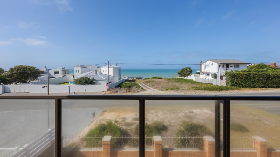 5 Bedroom Property for Sale in Oceanview Heights Western Cape